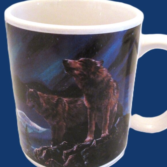 Wolves,wildlife dogs, sleddogs,outbacks,mountains Discover Canada Capilano China - Picture 1 of 7